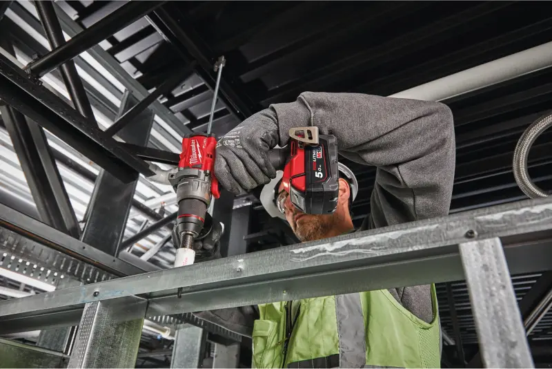 Aku vrtací šroubovák Milwaukee M18 FDD3-402C, vrtačka, 2x aku M18 B4 + nabíječka M12-18 C + kufr, 4933492472 (MI4933492472)